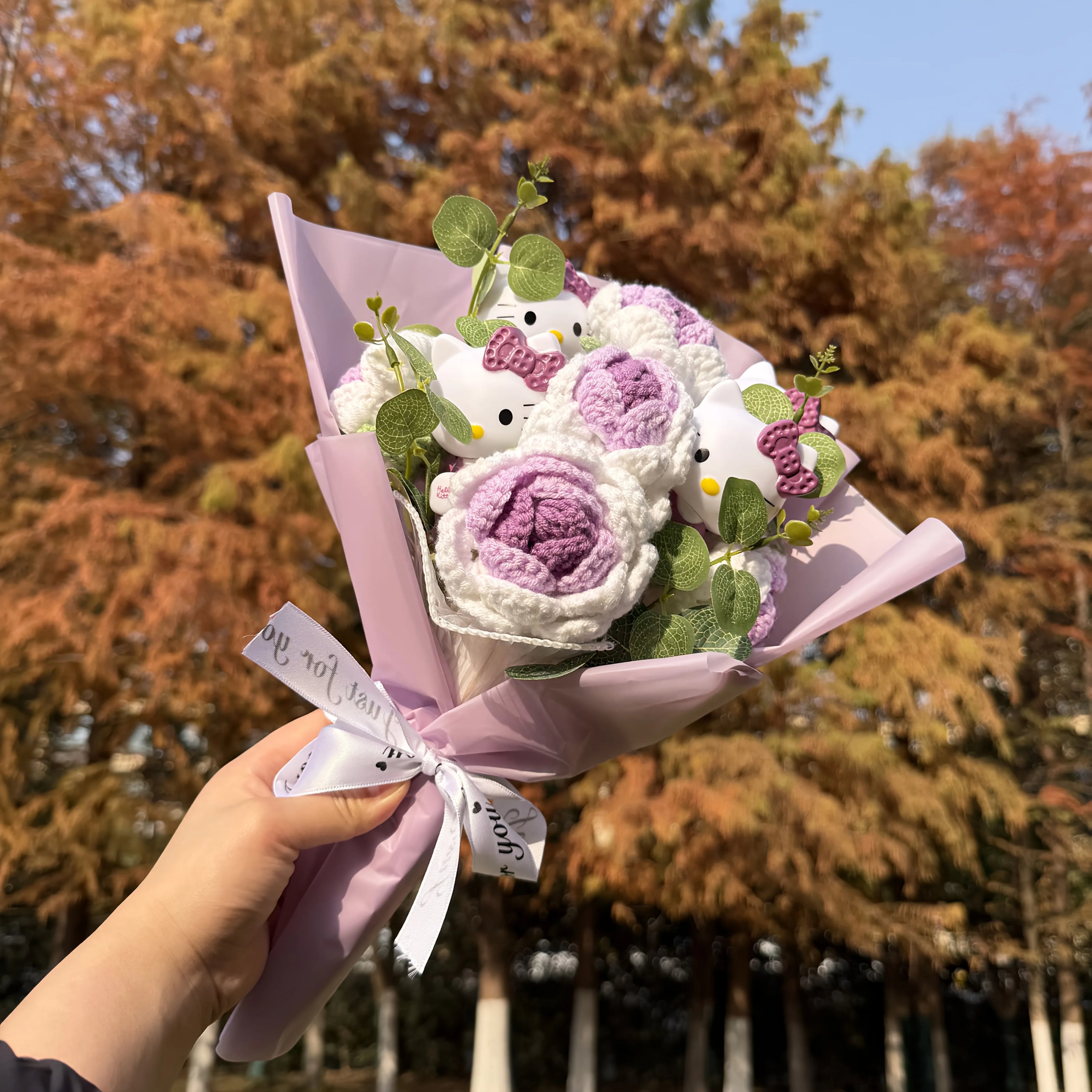 Sanrio artificial rose bouquets and Hello Kitty preserved rose bouquets are perfect for home and wedding decorations