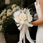 Ramo Nupcial de Rosas Eternas — Elegante y Realista, Novia y Damas de Honor